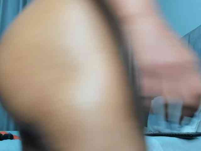 pretty-canella webcam