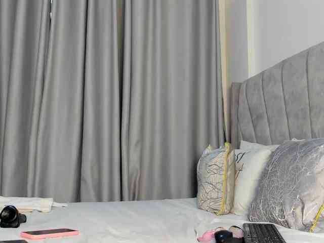 pretty-canella webcam