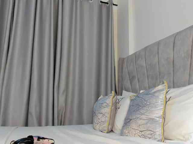pretty-canella webcam