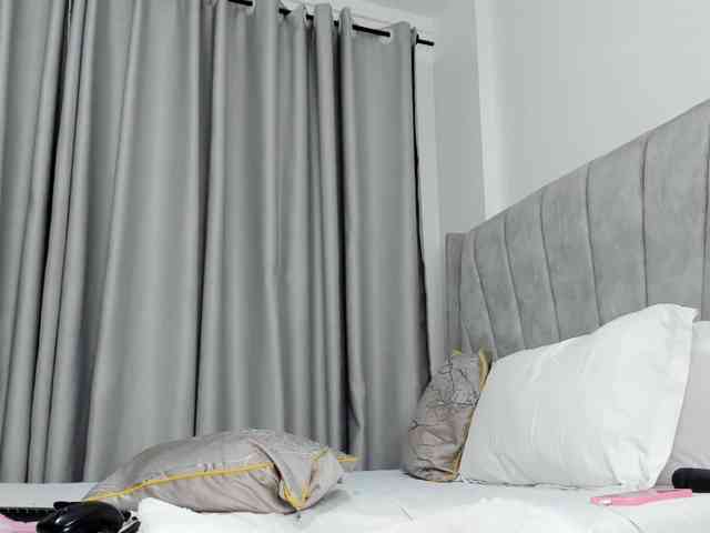 pretty-canella webcam