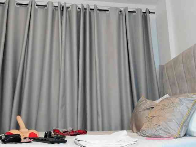 pretty-canella webcam