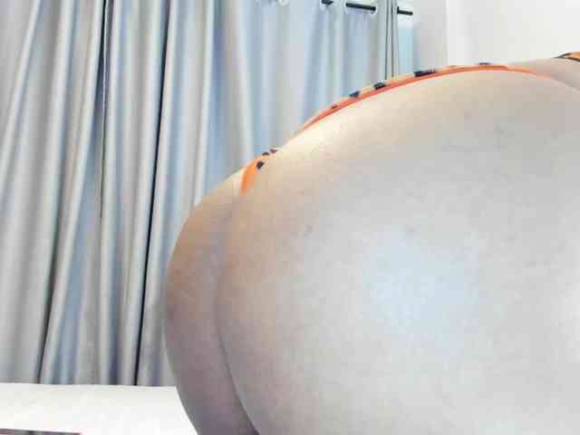 pretty-canella webcam