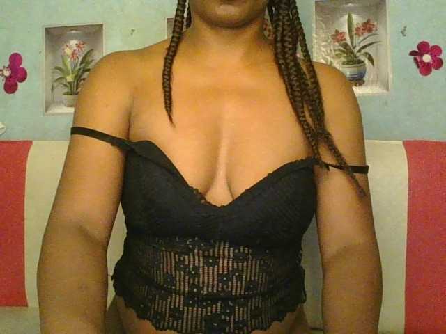 MayaQueen live cam preview