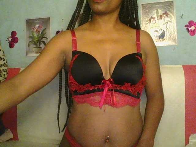 MayaQueen live cam preview