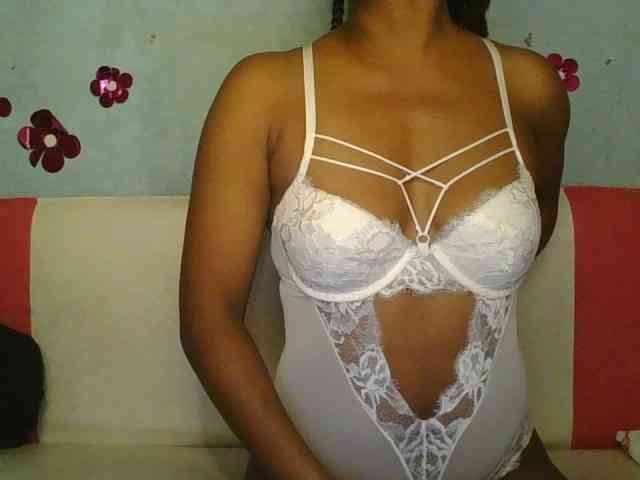 MayaQueen webcam