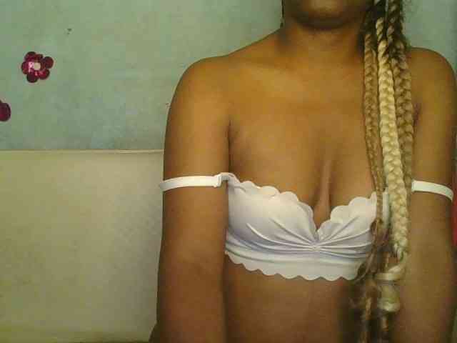 MayaQueen webcam