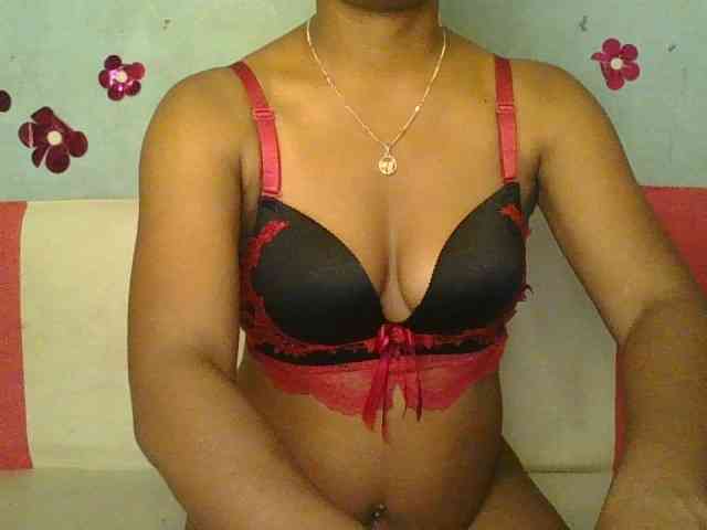 MayaQueen webcam