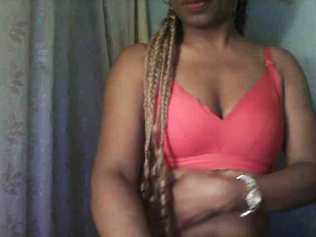 MayaQueen webcam
