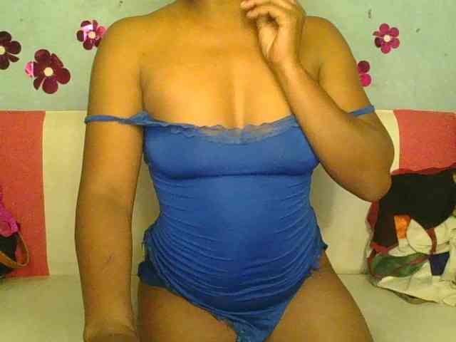 MayaQueen webcam