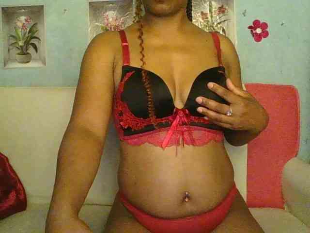 MayaQueen webcam