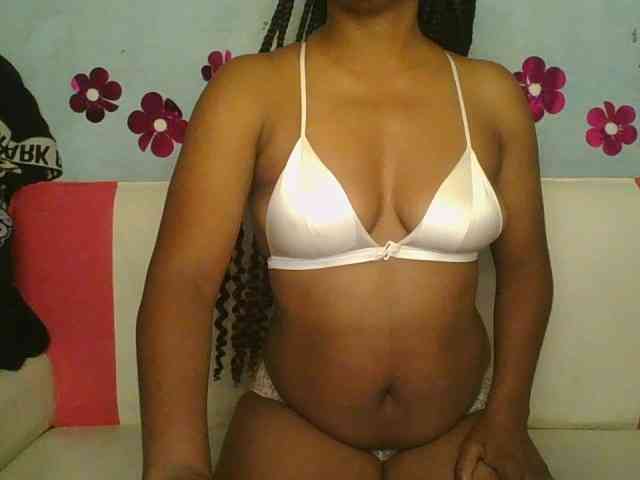 MayaQueen webcam