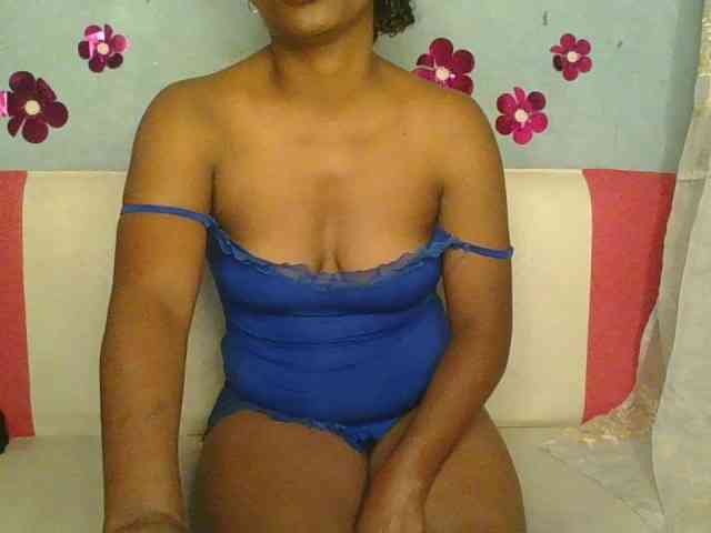 MayaQueen webcam
