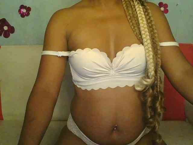 MayaQueen webcam