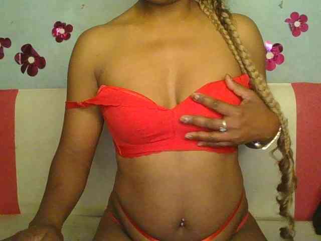 MayaQueen webcam