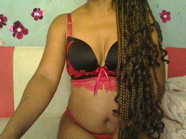 MayaQueen webcam