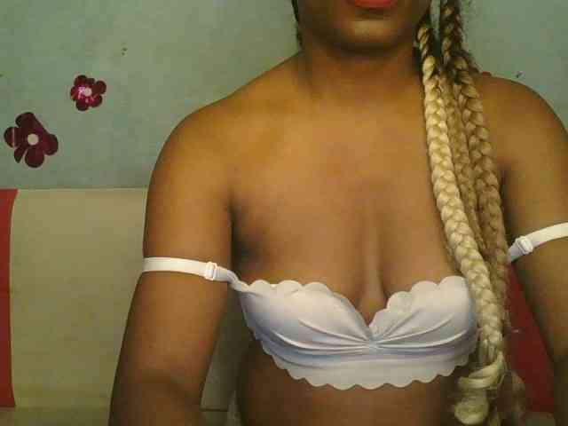 MayaQueen webcam