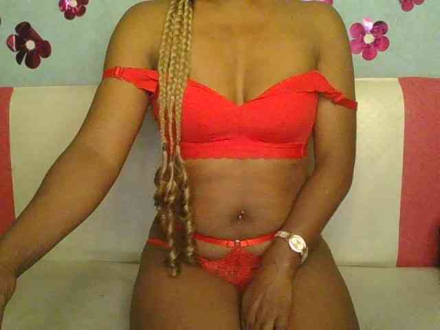 MayaQueen webcam