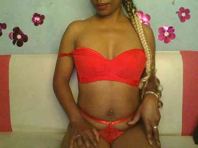 MayaQueen webcam