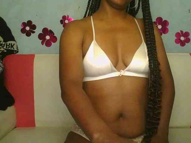 MayaQueen webcam