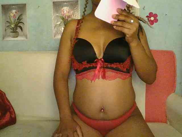 MayaQueen webcam