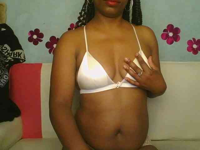 MayaQueen webcam