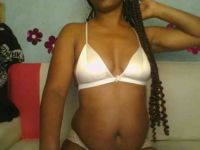 MayaQueen webcam