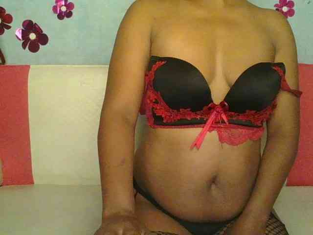 MayaQueen webcam