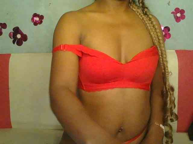 MayaQueen webcam