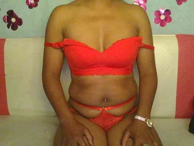 MayaQueen webcam