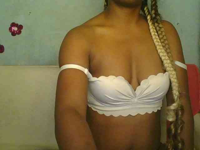 MayaQueen webcam
