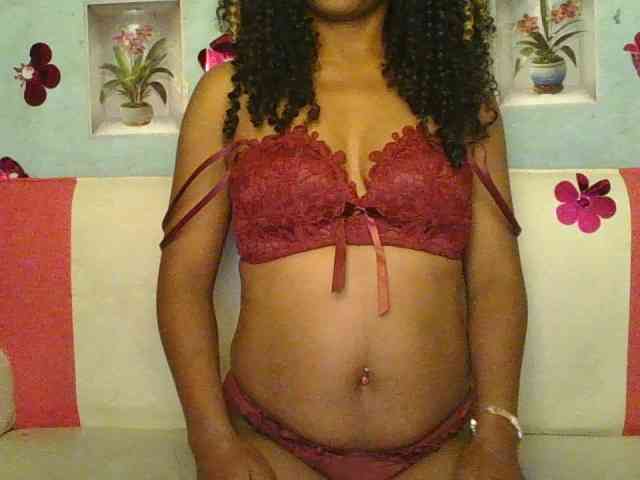 MayaQueen webcam