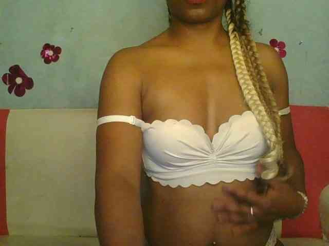 MayaQueen webcam