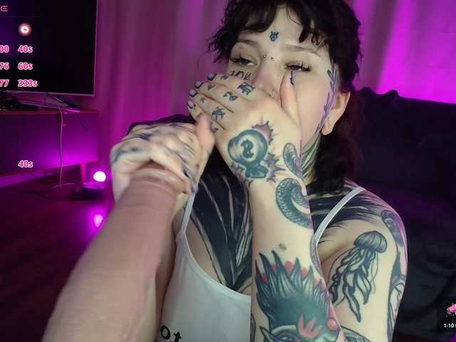 tradishka's BongaCams show and profile