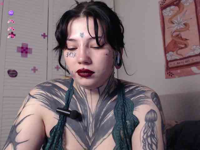 tradishka webcam