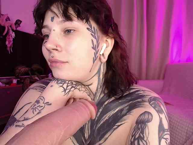 tradishka webcam