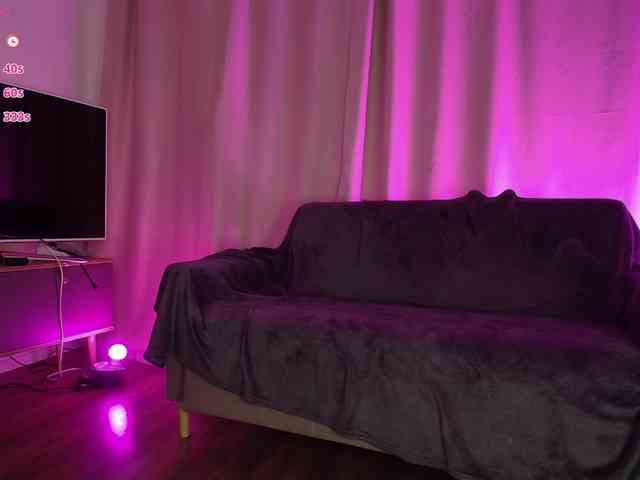 tradishka Live Webcam on BongaCams