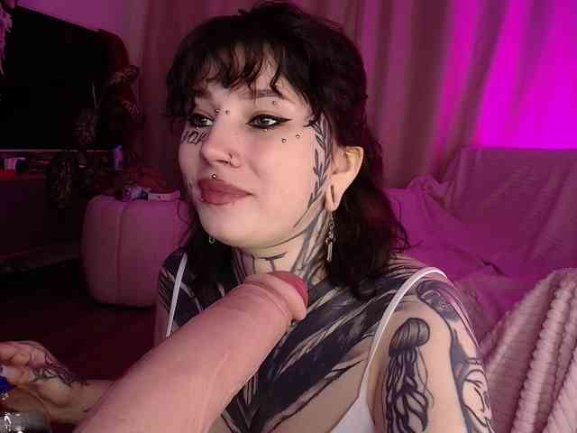 tradishka webcam