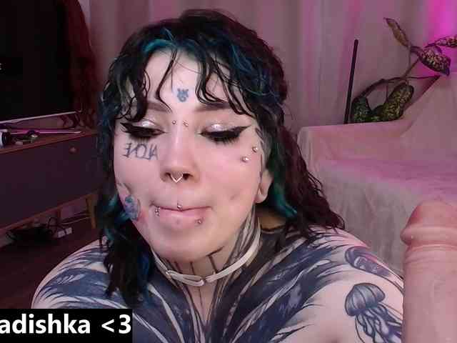 tradishka Live Webcam on BongaCams