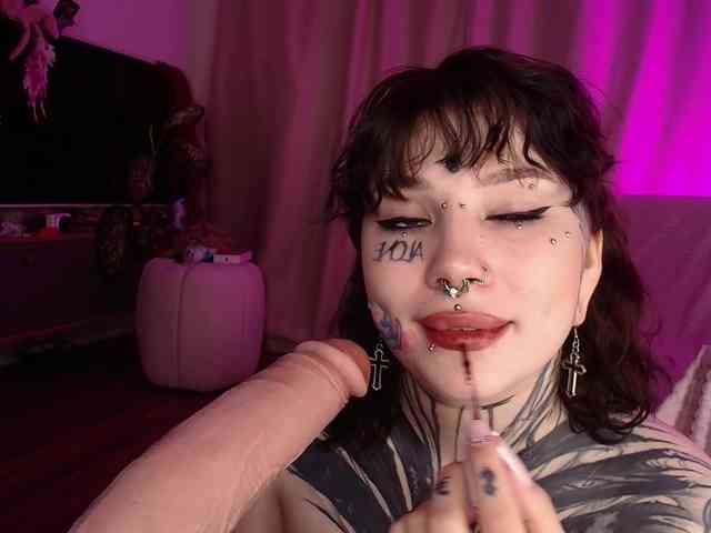 tradishka webcam