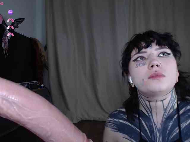 tradishka webcam