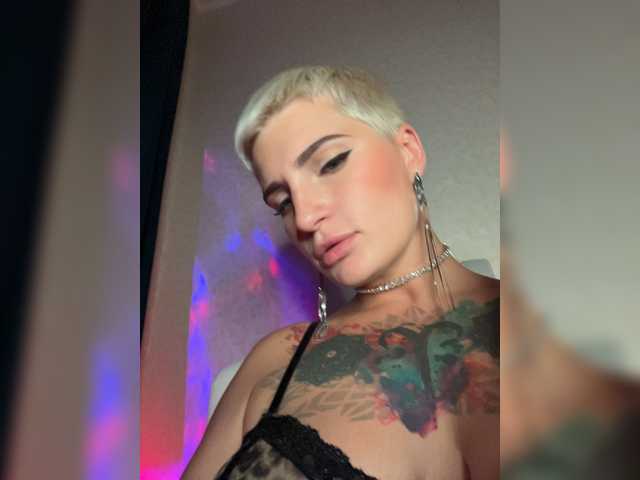 ALIEN_GIRL