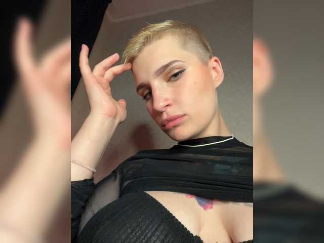 AbsintheGirl live cam on BongaCams