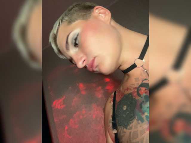 ALIEN_GIRL