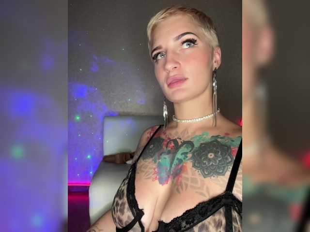 ALIEN_GIRL