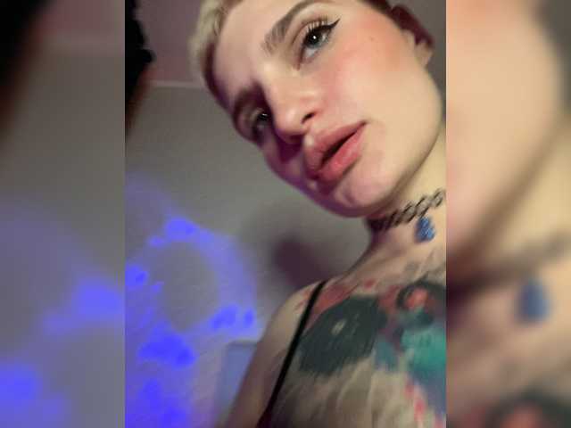 ALIEN_GIRL