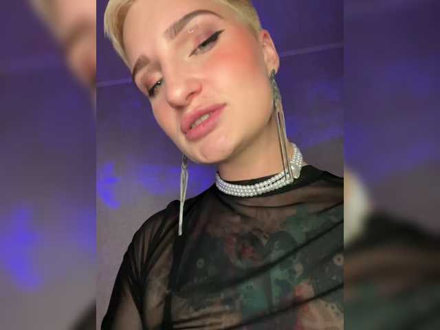 ALIEN_GIRL
