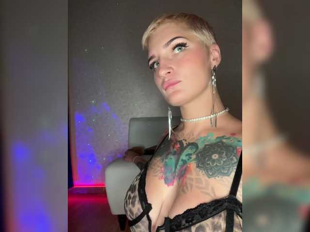 ALIEN_GIRL