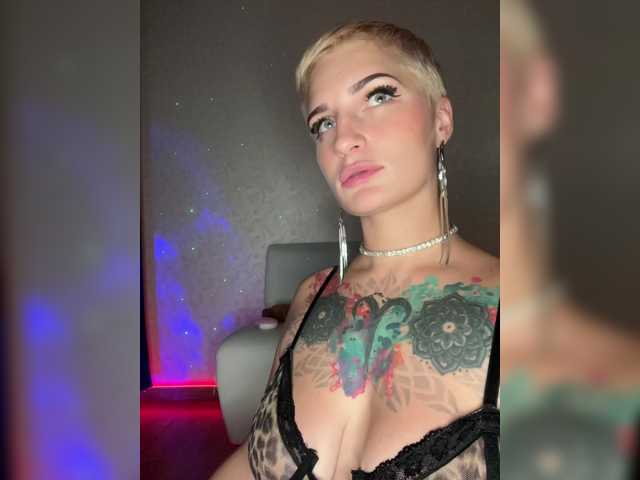 ALIEN_GIRL