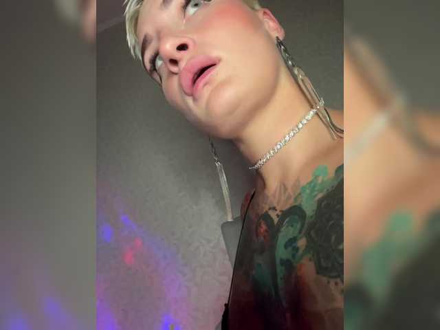 AbsintheGirl live cam on BongaCams