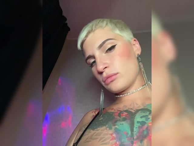 AbsintheGirl live cam on BongaCams